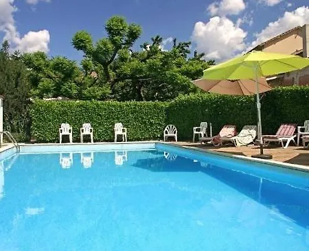 Les Marronniers Hotel