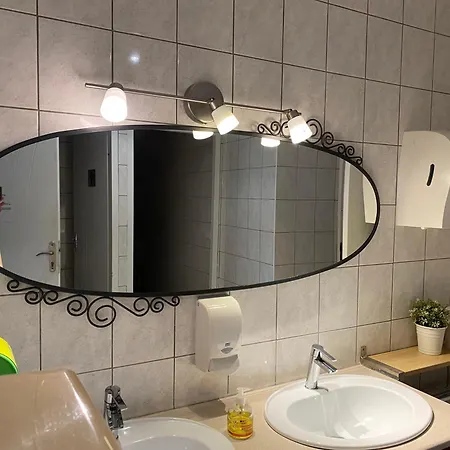 Les Marronniers Hotell 3*